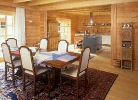 Holzhaus-bauen-im-Einklang-mit-der-Natur