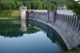 Strom-aus-Wasserkraftwerken