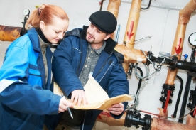 Wer-hat-wirklich-handwerkliches-Geschick-Frauen-oder-Maenner.